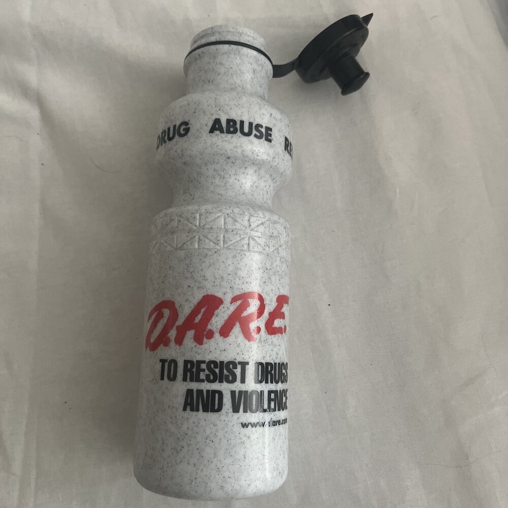 DARE D.A.R.E. Drug Abuse Resistance Education 28 oz Water Bottle Vtg Plastic New